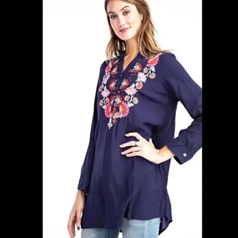 Solitaire Navy Blue Floral Embroidered BOHO Tunic Top Size Large